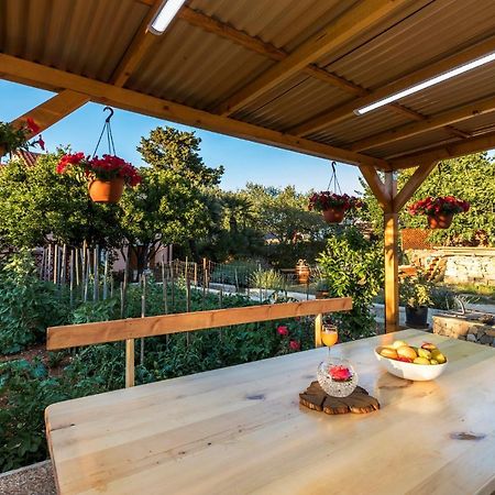Vacation House Orange Veli Lošinj Εξωτερικό φωτογραφία