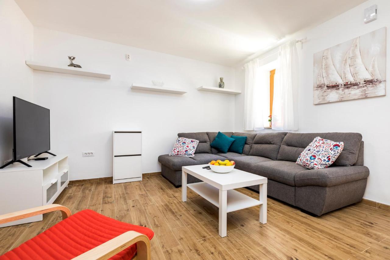 Vacation House Orange Veli Lošinj Εξωτερικό φωτογραφία